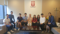 周同學（右二）在2019年10月舉行的「面試技巧工作坊」與講者蔡熾昌先生（右五）及其他參加者合照。